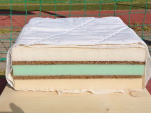 Extra komfortos latex habbal és rugalmas hideghabbal kombinált kókuszos sportmatrac